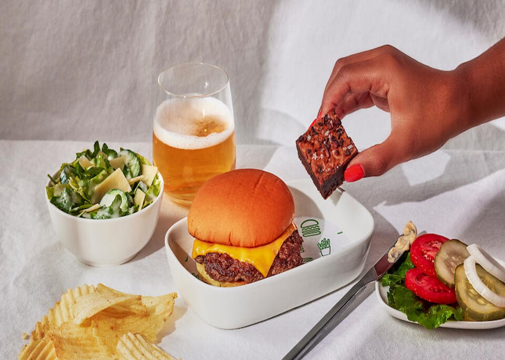 搭乘達美航空，享Shake Shack漢堡經典美味!